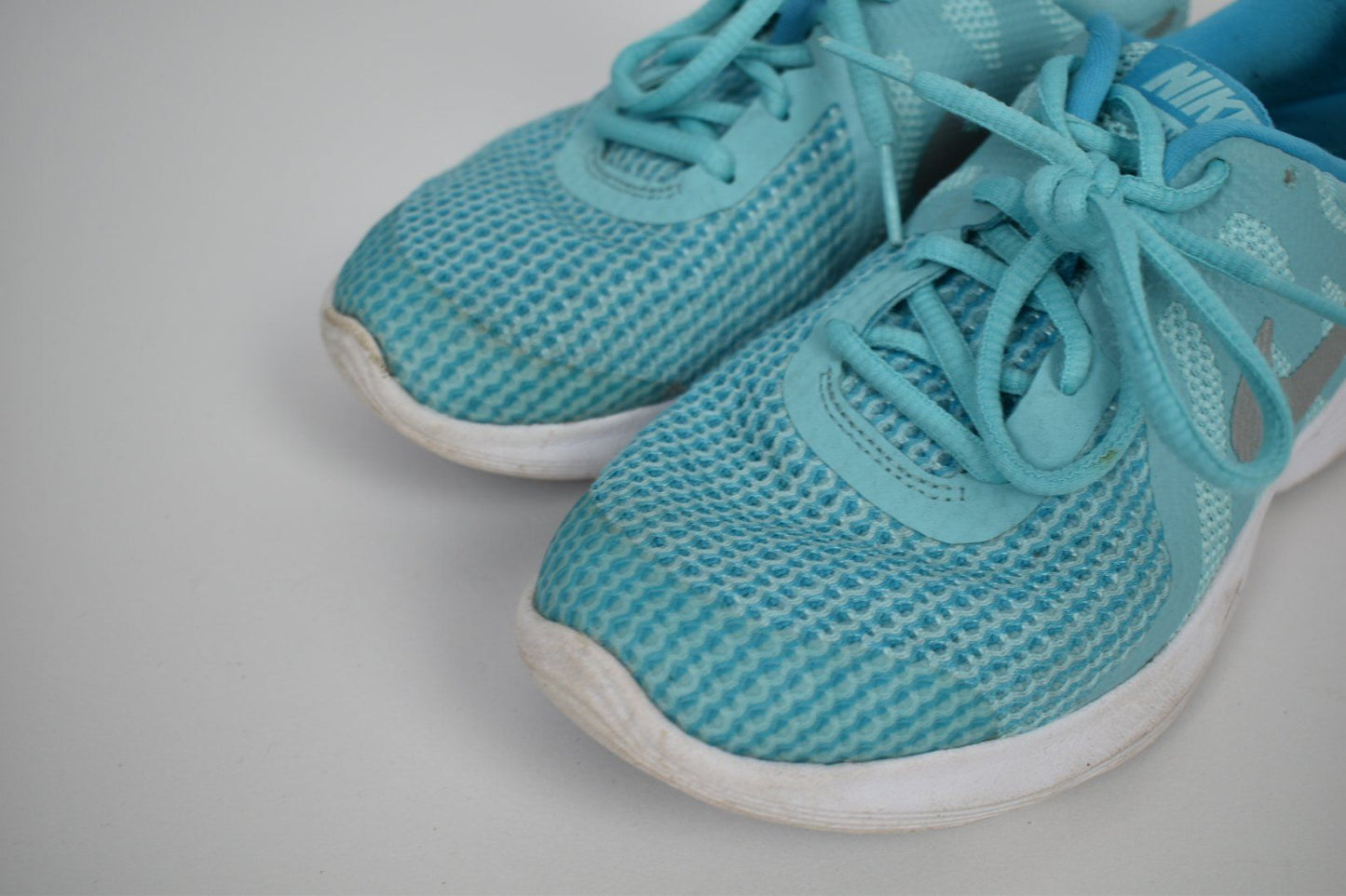 Nike Revolution 4 Laufschuhe / Sneaker, Gr.38.5 - 2ND STORY