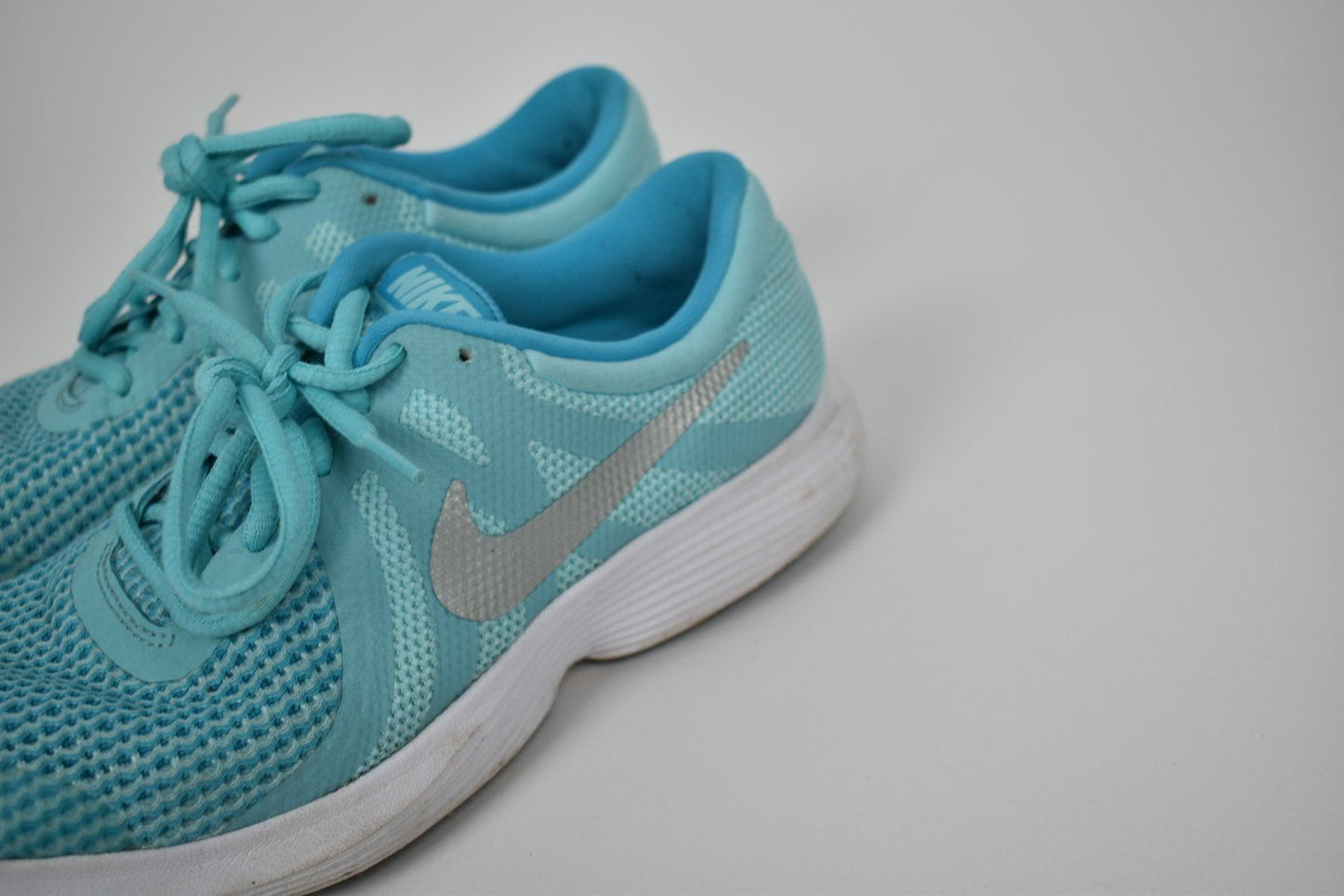 Nike Revolution 4 Laufschuhe / Sneaker, Gr.38.5 - 2ND STORY