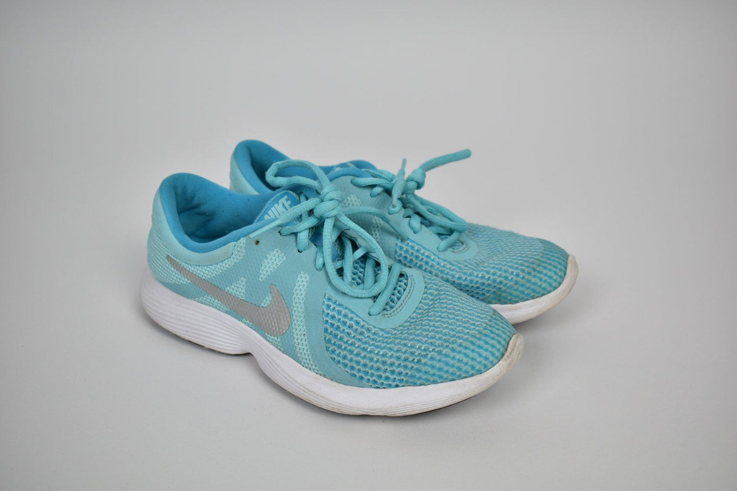 Nike Revolution 4 Laufschuhe / Sneaker, Gr.38.5 - 2ND STORY