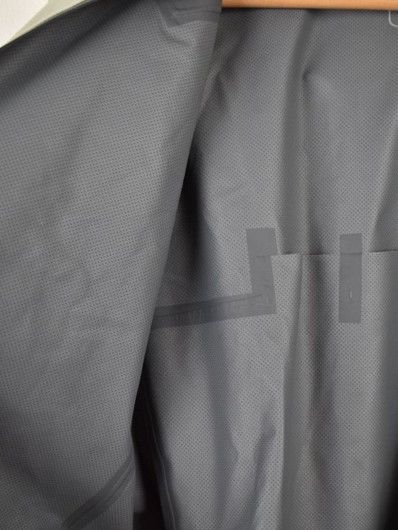 Asics Accelerate Waterproof 2.0 Laufjacke Gr.XL, neuwertig - 2ND STORY