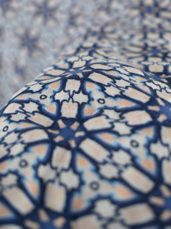 Cartoon Bluse, Gr.38, wie neu, 100% Viskose - 2ND STORY