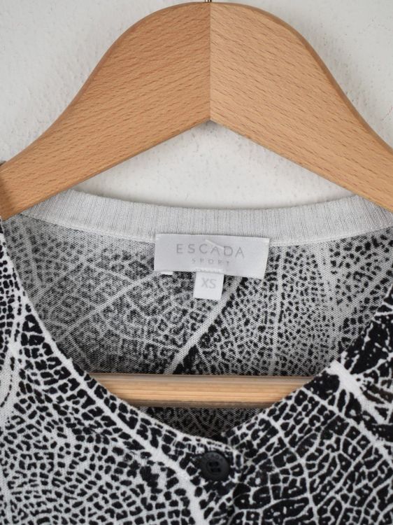 Escada feiner Cardigan Gr.XS, ungetragen, 100% Viskose - 2ND STORY