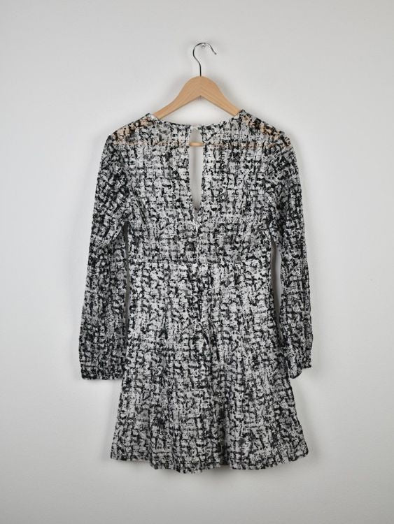 Guess Spitzenkleid Gr.36 (38)