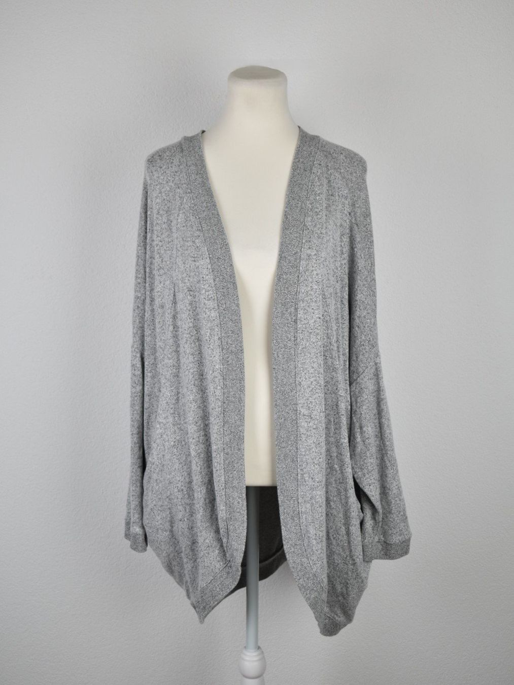 H&M Strickjacke Gr.XL 79% Viskose - 2ND STORY