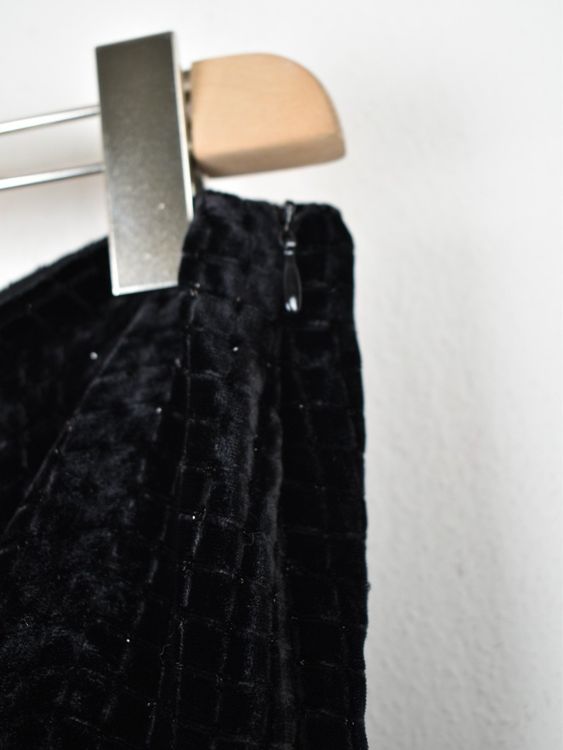 Massimo Dutti Samthose, Gr.42, schwarz mit Steinchen - 2ND STORY