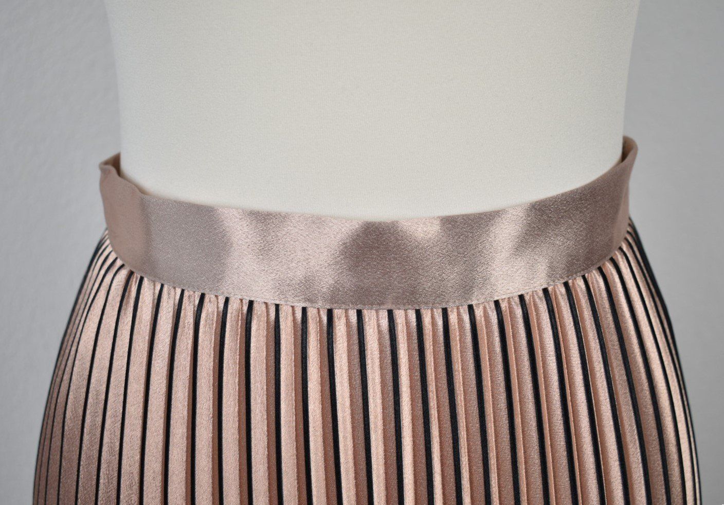 Reiss Faltenrock Gr.34 Ombré
