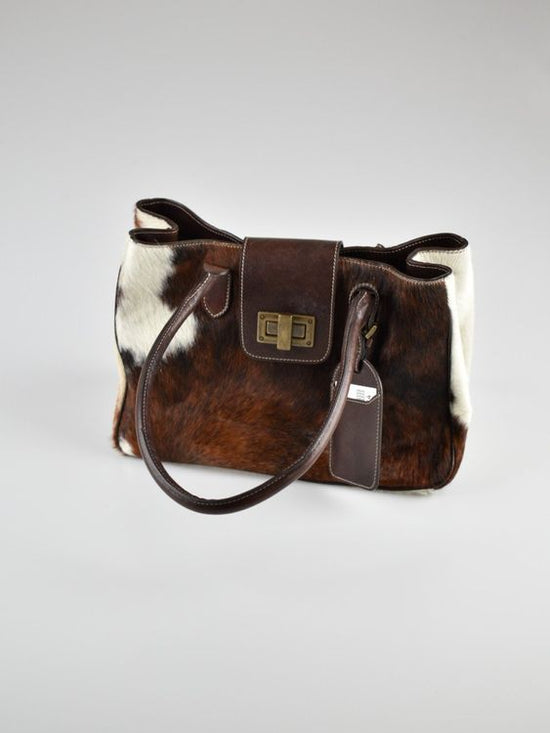 07 14 Schultertasche mit Fell
