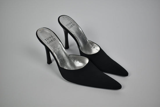 Toni Gard Pumps