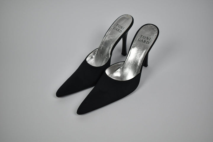 Toni Gard Pumps
