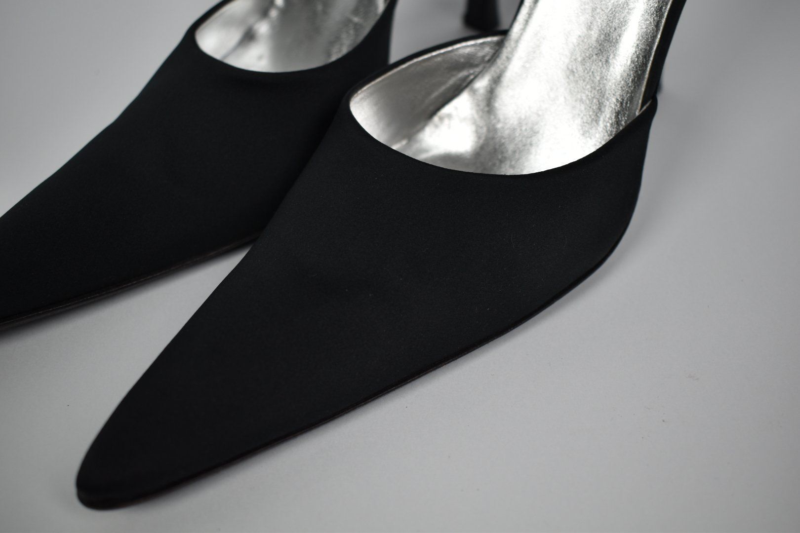 Toni Gard Pumps