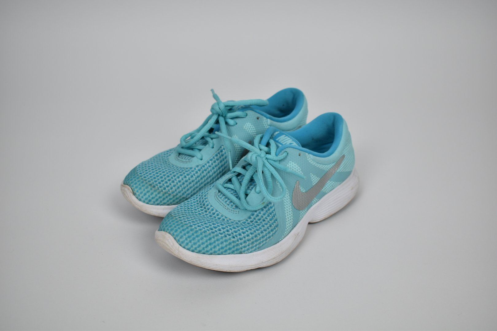 Nike Revolution 4 Laufschuhe / Sneaker, Gr.38.5 - 0