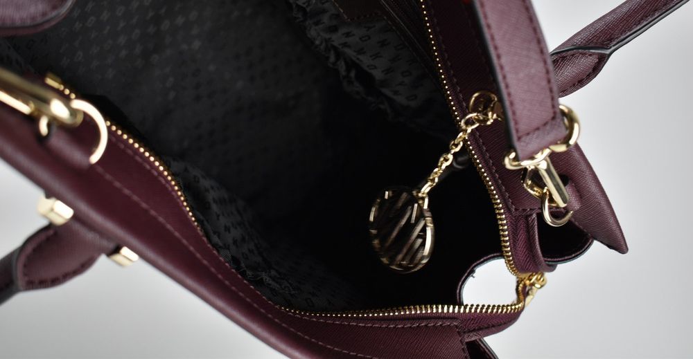 DKNY Hand/Umhängetasche, neuwertig, burgundy - Handtasche - 2ND STORY