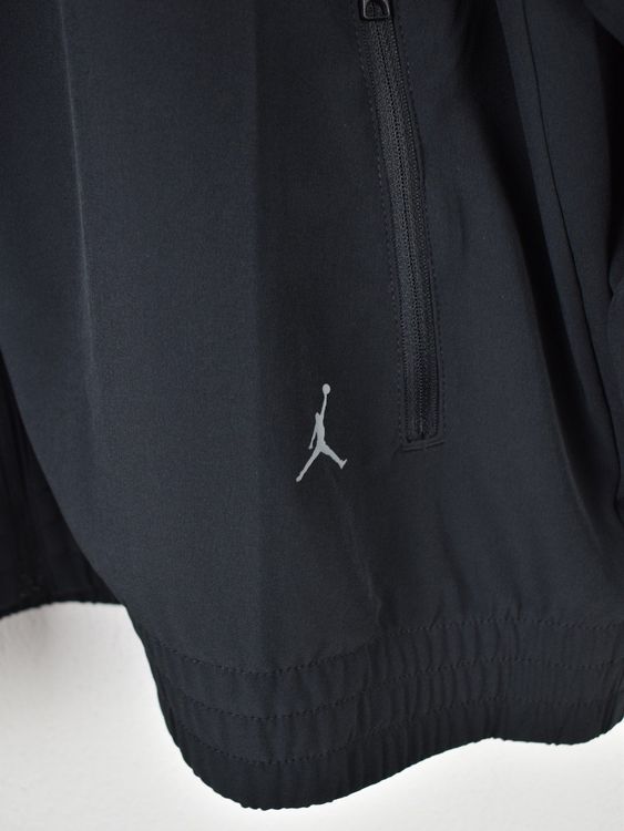 Jordan Jacke aus schwarzem Webstoff Gr.L, neuwertig