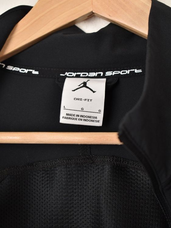 Jordan Jacke aus schwarzem Webstoff Gr.L, neuwertig