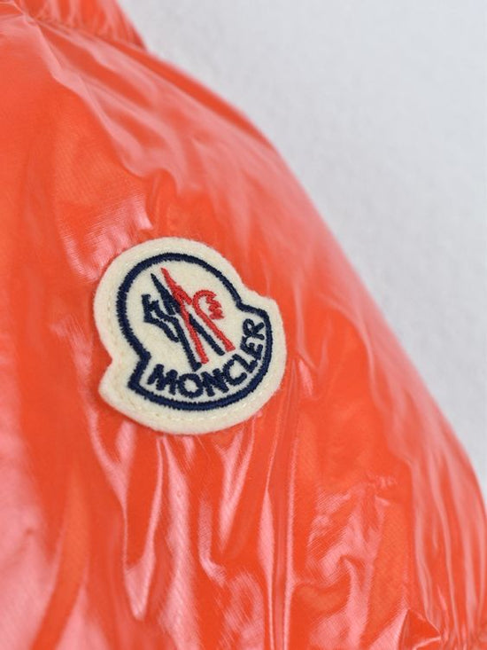 Moncler Maewo Daunenjacke, Gr.2 (M), orange Lack, neuwertig