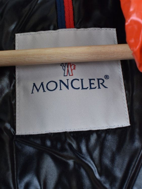 Moncler Maewo Daunenjacke, Gr.2 (M), orange Lack, neuwertig