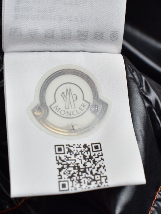 Moncler Maewo Daunenjacke, Gr.2 (M), orange Lack, neuwertig