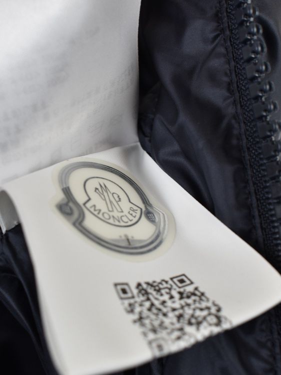 Moncler Montreuil Hooded Logo Daunen Gilet, Gr.S, neuwertig - Gilet - 2ND STORY
