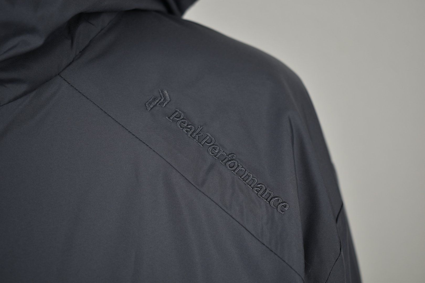 Peak Performance "Shift" Hooded Reversible Jacke Gr.M