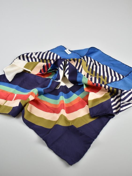 Salvatore Ferragamo Seidentuch, neuwertig - 2ND STORY