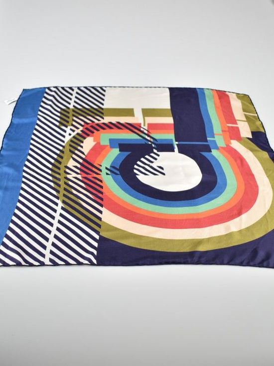 Salvatore Ferragamo Seidentuch, neuwertig - 2ND STORY