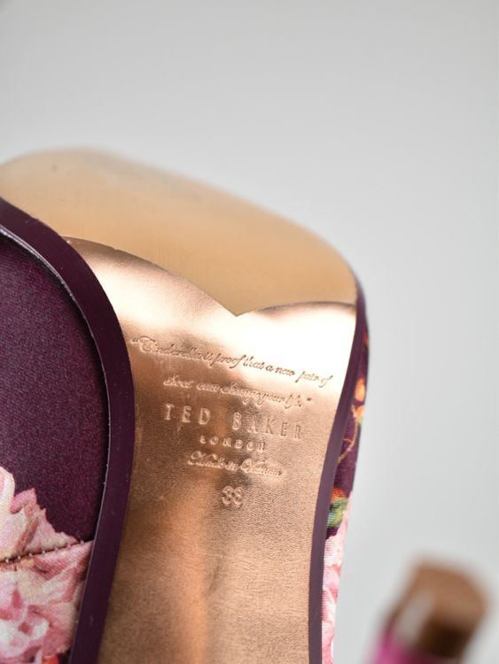 Ted Baker High Heels / Pumps Gr.38, Satinoptik, neuwertig - 2ND STORY