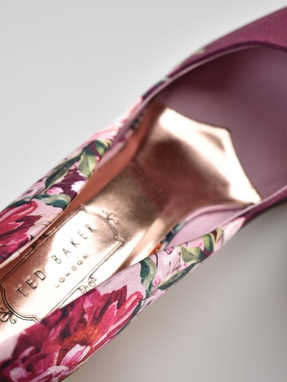 Ted Baker High Heels / Pumps Gr.38, Satinoptik, neuwertig - 2ND STORY