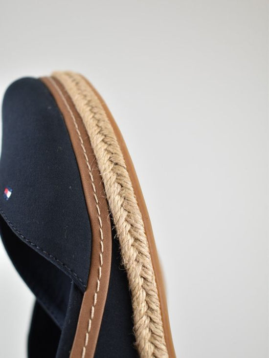 Tommy Hilfiger Basic Closed Toe Mid Wedge Espadrilles, Gr.42, neu - Sandalen - 2ND STORY