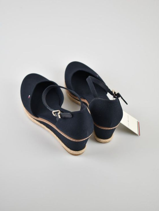 Tommy Hilfiger Basic Closed Toe Mid Wedge Espadrilles, Gr.42, neu - Sandalen - 2ND STORY